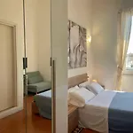 Onlyrooms V - Portside & Train Station Гостевой дом