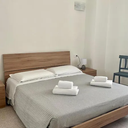 Guest house Onlyrooms V - & Train Station Cagliari