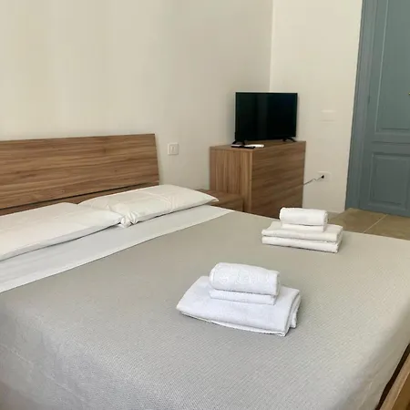Guest house Onlyrooms V - & Train Station Cagliari