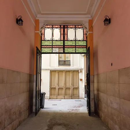 Guest house Onlyrooms V - & Train Station *