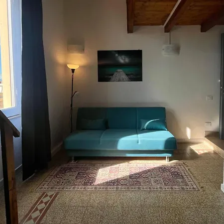 Onlyrooms V - & Train Station *