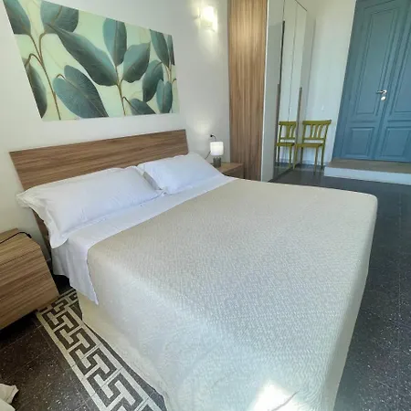 Onlyrooms V - & Train Station Guest house Cagliari