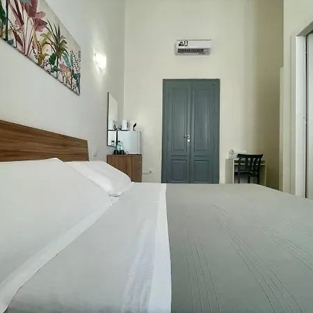 Guest house Onlyrooms V - & Train Station Cagliari