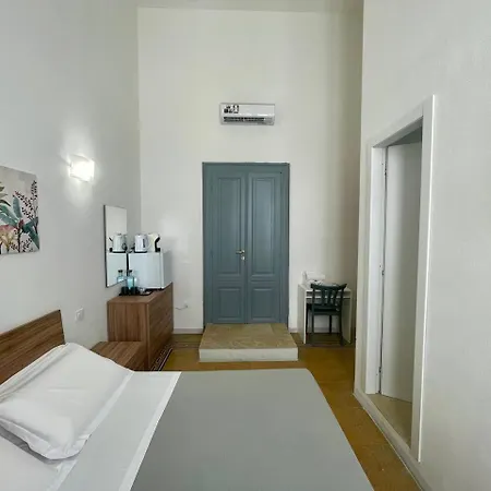 Onlyrooms V - & Train Station Guest house Cagliari