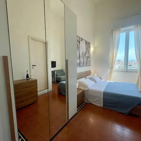 Guest house Onlyrooms V - & Train Station