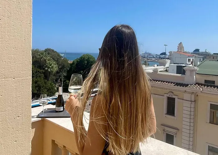 Onlyrooms V - Sea View & Train Station 3* Cagliari