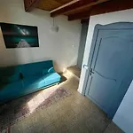 Onlyrooms V - Portside & Train Station