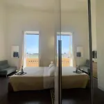 Pensión Onlyrooms V - Portside & Train Station 3*