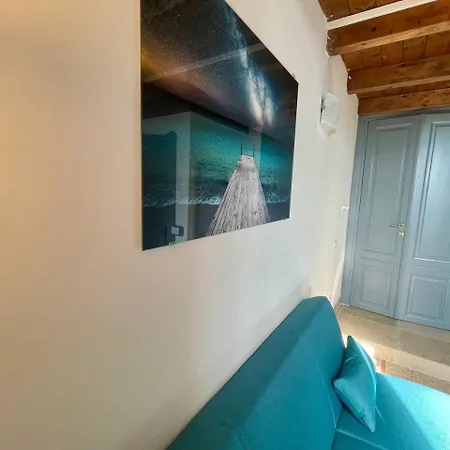 Onlyrooms V - Portside & Train Station Cagliari