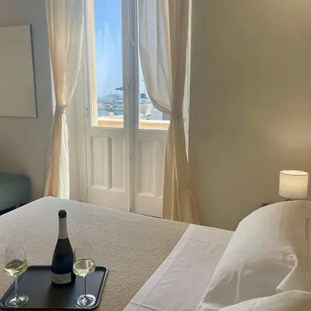 Onlyrooms V - Portside & Train Station Cagliari
