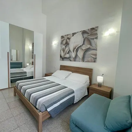 Onlyrooms V - Sea View & Train Station 3* Cagliari