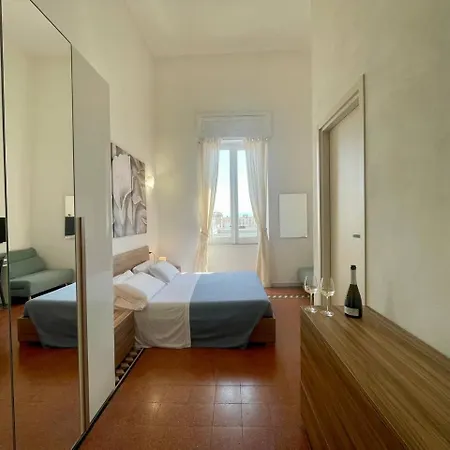 Guest house Onlyrooms V - Portside & Train Station