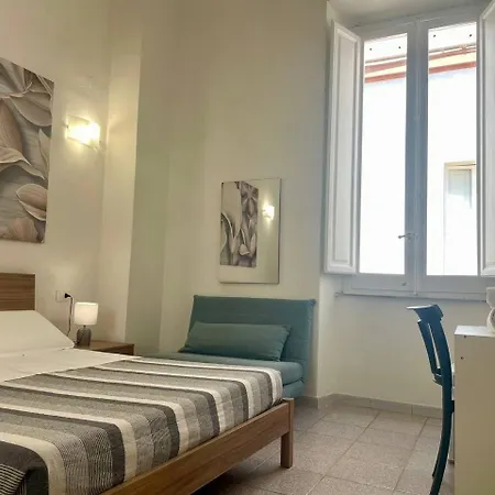 Πανσιόν Onlyrooms V - Portside & Train Station