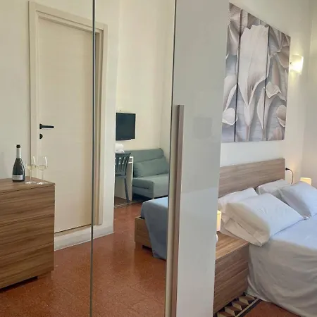 Onlyrooms V - Sea View & Train Station 3* Cagliari