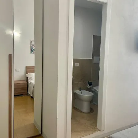 Onlyrooms V - Portside & Train Station Guest house Cagliari