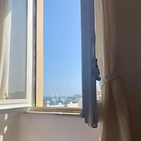 Guest house Onlyrooms V - Portside & Train Station Cagliari