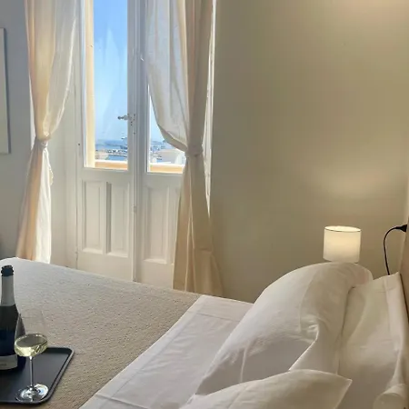 Gasthof Onlyrooms V - Sea View & Train Station