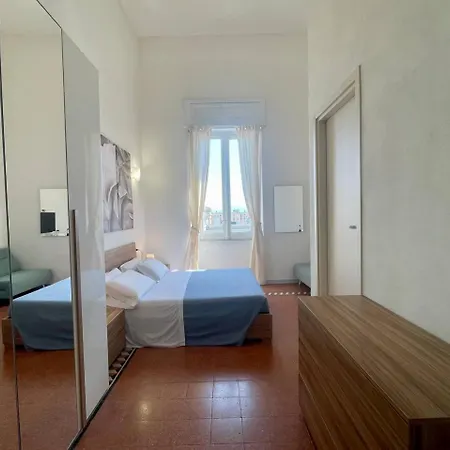 Guest house Onlyrooms V - Portside & Train Station