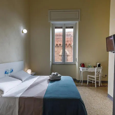 Πανσιόν Onlyrooms V - Portside & Train Station 3*
