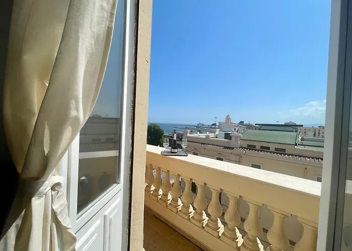 Guest house Onlyrooms V - Sea View & Train Station Cagliari