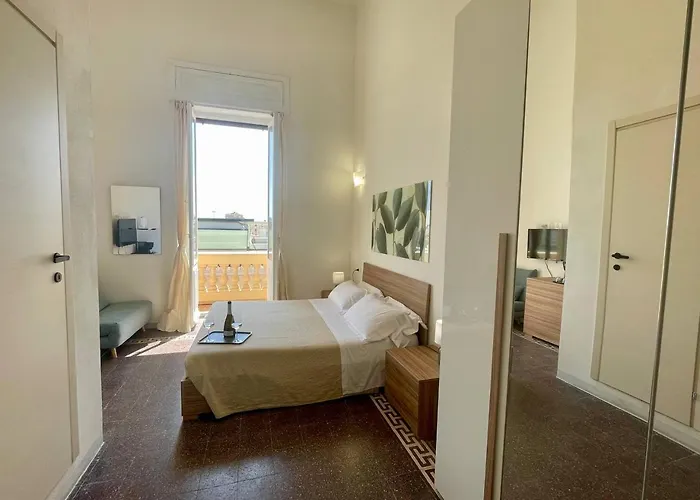 Guest house Onlyrooms V - Sea View & Train Station 3*