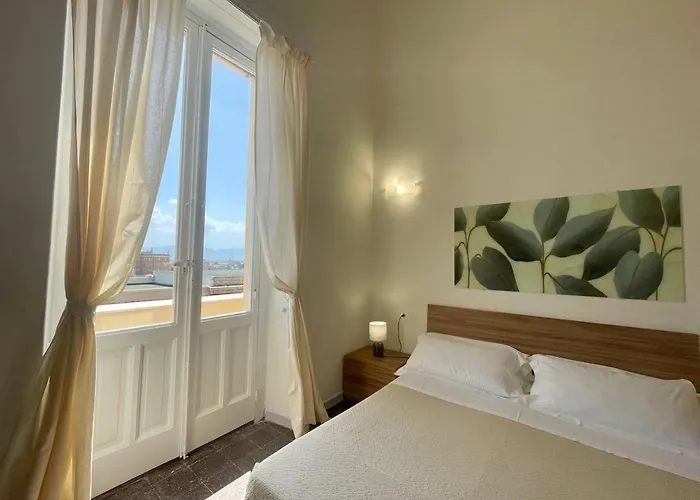 Guest house Onlyrooms V - Sea View & Train Station Cagliari