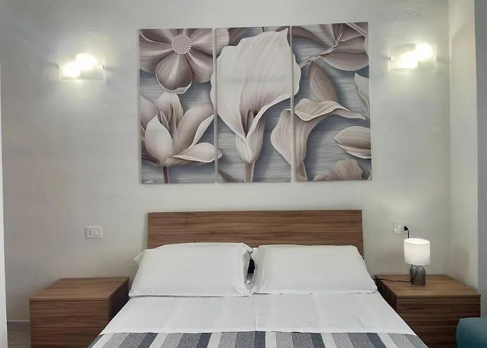 Guest house Onlyrooms V - Sea View & Train Station 3*