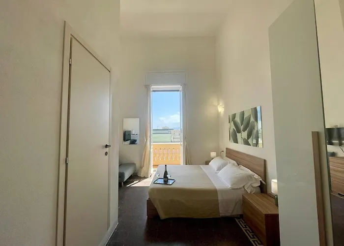Onlyrooms V - Sea View & Train Station 3* Cagliari