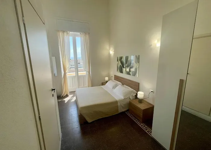 Onlyrooms V - Sea View & Train Station Guest house 3*