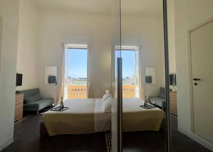 Guest house Onlyrooms V - Sea View & Train Station 3*