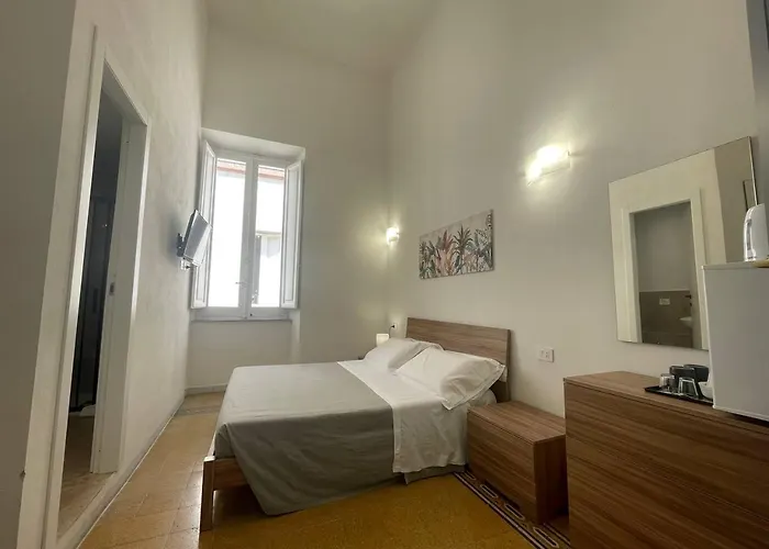 Onlyrooms V - Sea View & Train Station Cagliari