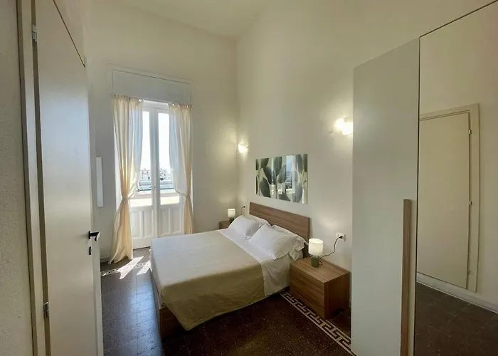 Onlyrooms V - Sea View & Train Station 3* Cagliari